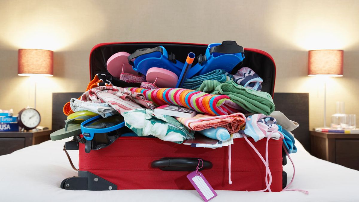 Собираем чемодан: самые бесполезные вещи для туриста