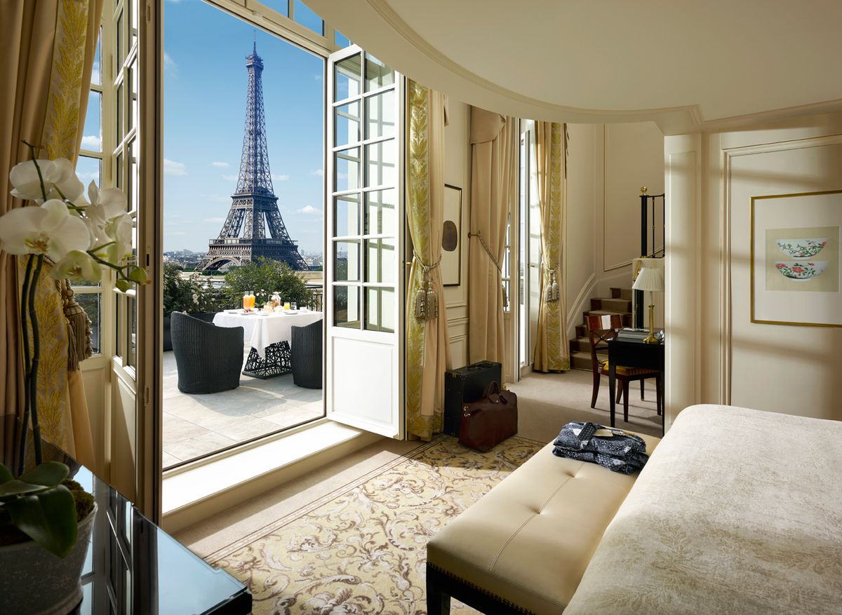 Отели с видом на Эйфелеву башню: 10 гостиниц для романтиков