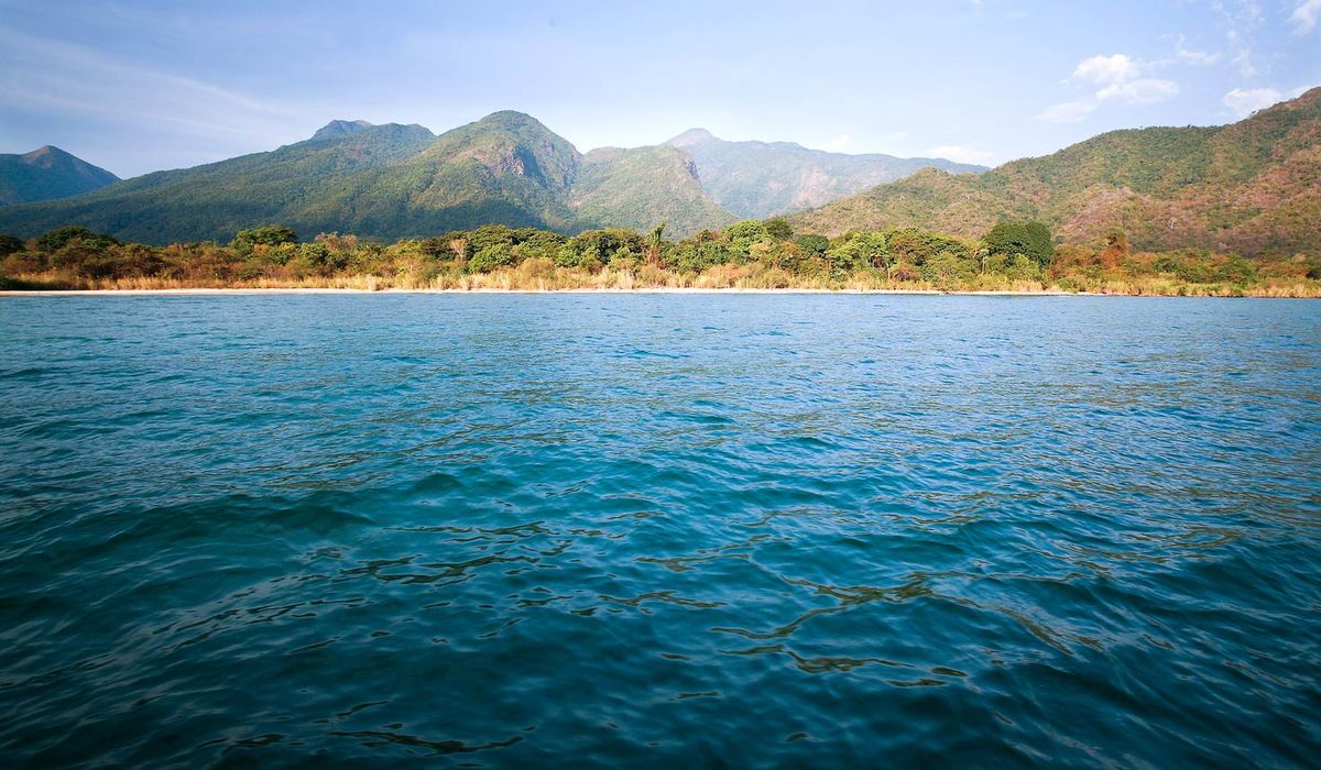 Мировые гиганты: топ-7 самых глубоких озер мира