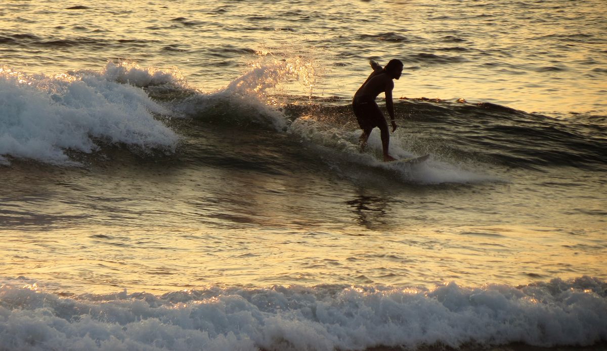 Покорить волны: топ-7 лучших мест для начинающих серферов