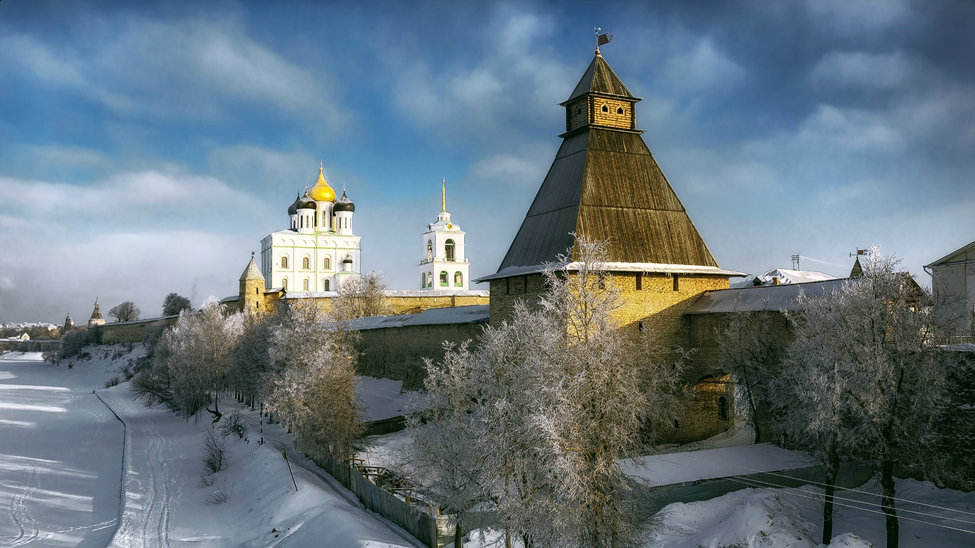 Готовим сани осенью: топ-5 лучших новогодних туров по России